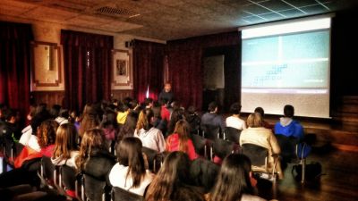 Do corazón da materia ao interior das estrelas
Conferencia do profesor Héctor Álvarez Prol
14/01/2019
