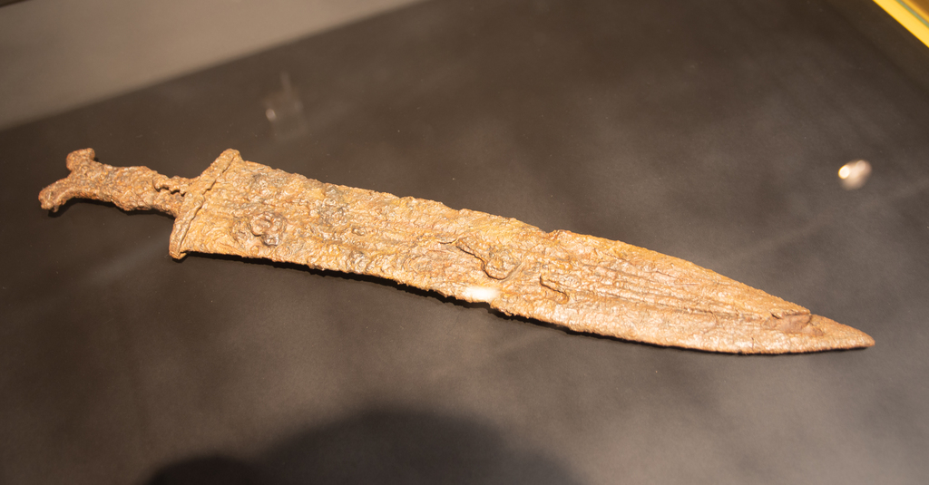 Fotografía dunha espada da Idade dos metais