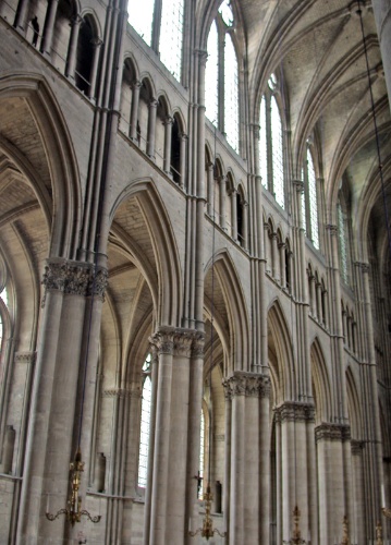 Interior da catedral de Notre Dame de Reims, Francia