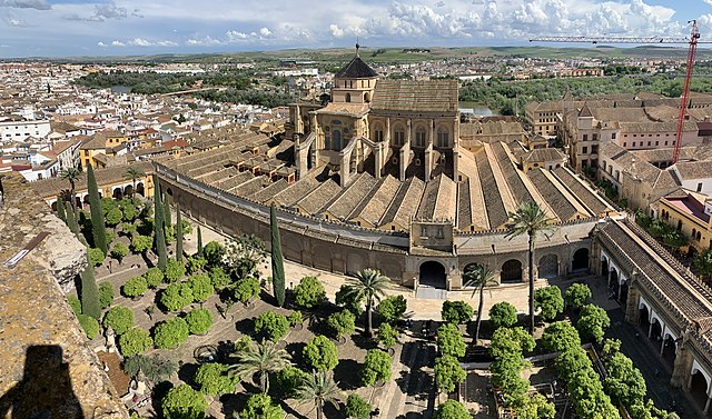 Fotografía da Vista aérea do patio (sahn). Nel había unha fonte para as ablucións ou purificacións.
