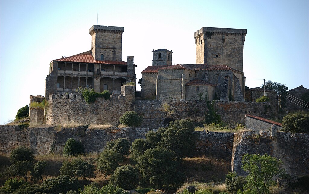 Fotografía do Castelo de Monterrei en Verín