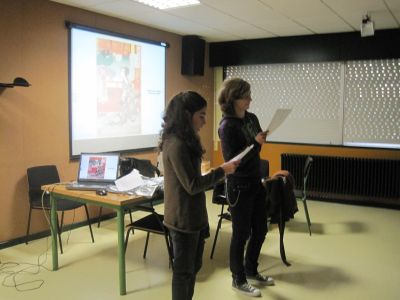 DE MONELOS Á LÚA
Uxía e Nuria recitan a Lorca en galego
