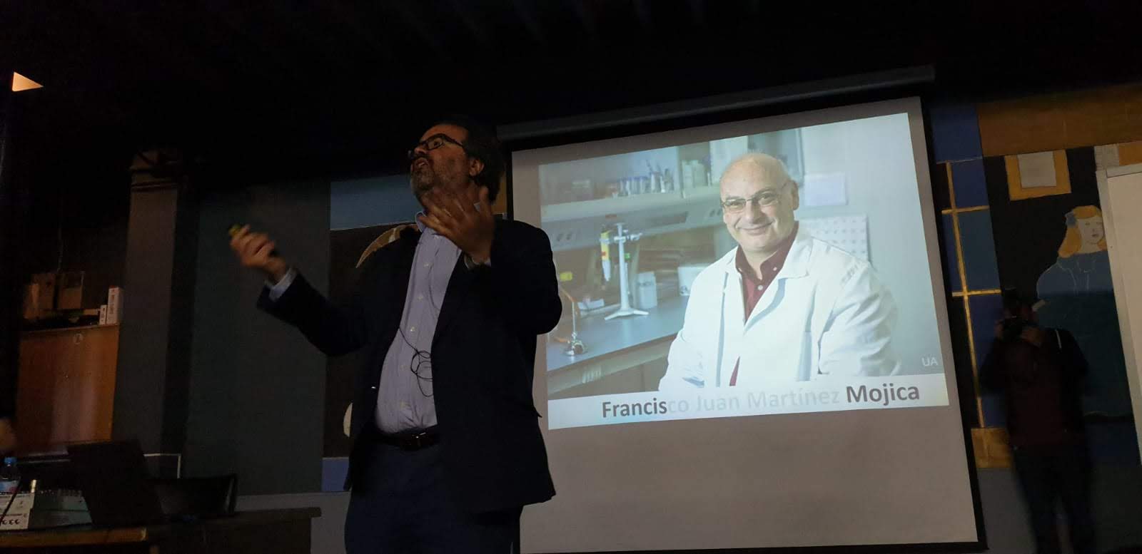 Lluís Montoliu presentando a Francis Mojica